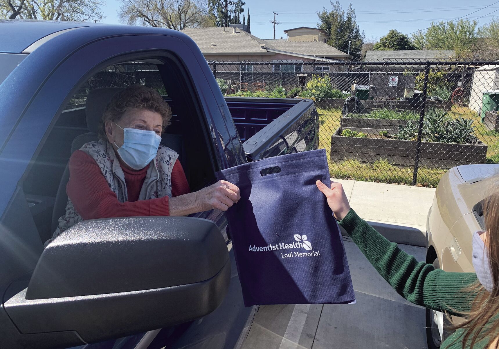 Teen gives goody bags to seniors for brain awareness